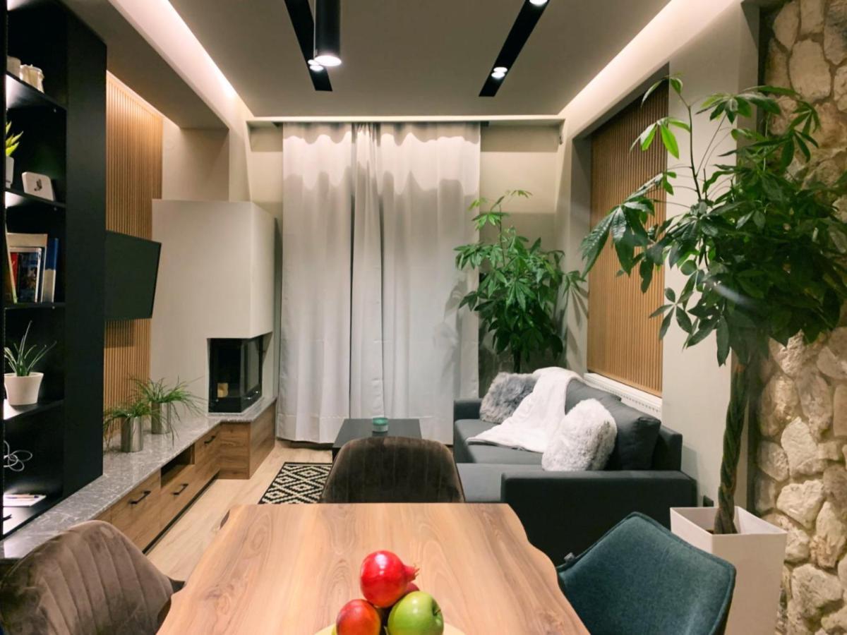 Luxury Townhouse Suite Larissa Extérieur photo